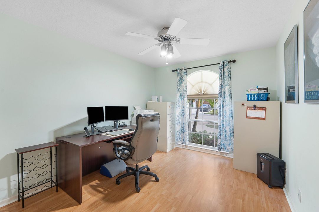 En Venta: $685,000 (5 camas, 3 baños, 2429 Pies cuadrados)