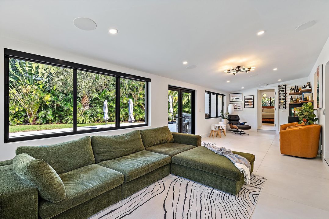 待售: $2,495,000 (4 贝兹, 2 浴室, 1906 平方英尺)