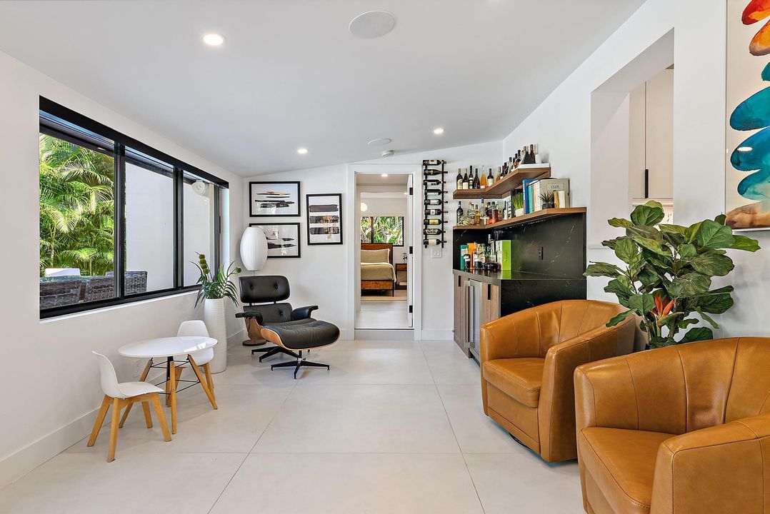 待售: $2,495,000 (4 贝兹, 2 浴室, 1906 平方英尺)