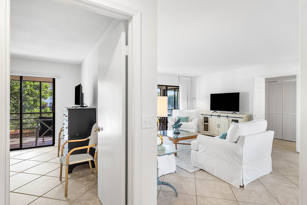 待售: $367,000 (2 贝兹, 2 浴室, 1300 平方英尺)