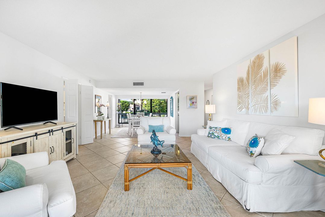 待售: $367,000 (2 贝兹, 2 浴室, 1300 平方英尺)