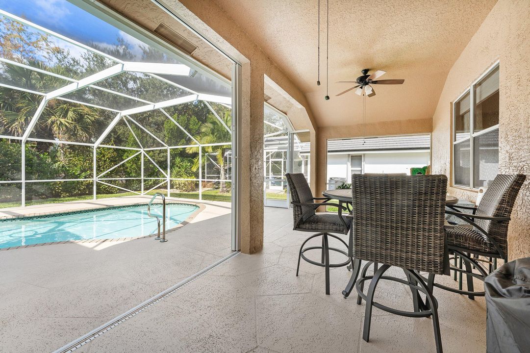 En Venta: $685,000 (5 camas, 3 baños, 2429 Pies cuadrados)