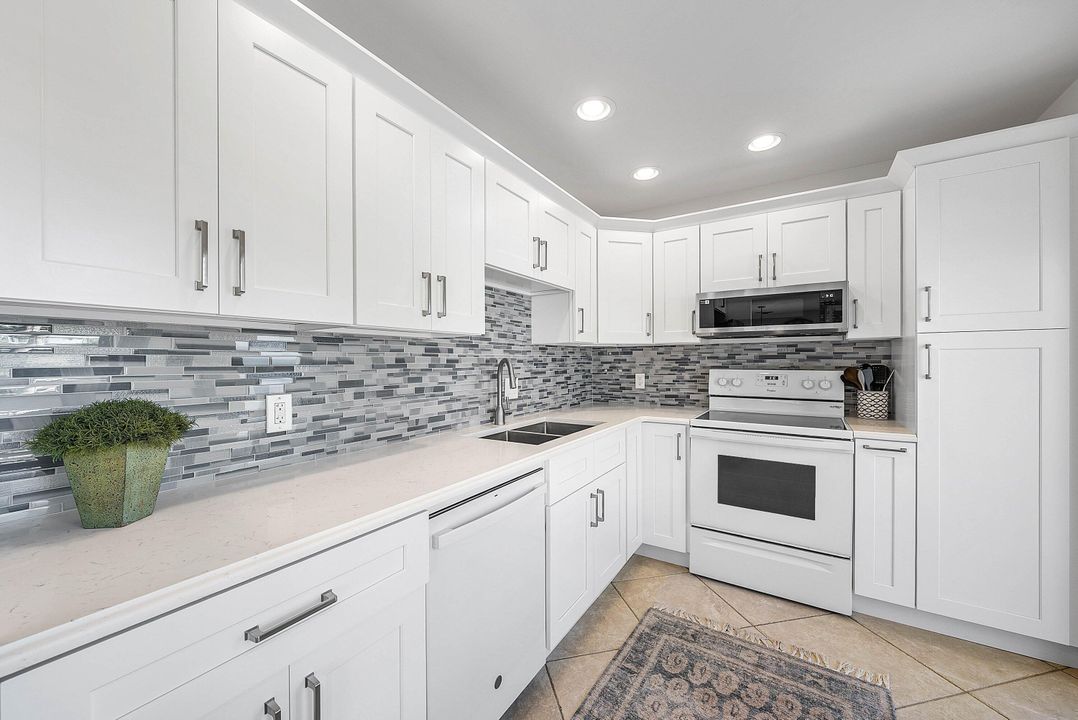 待售: $367,000 (2 贝兹, 2 浴室, 1300 平方英尺)