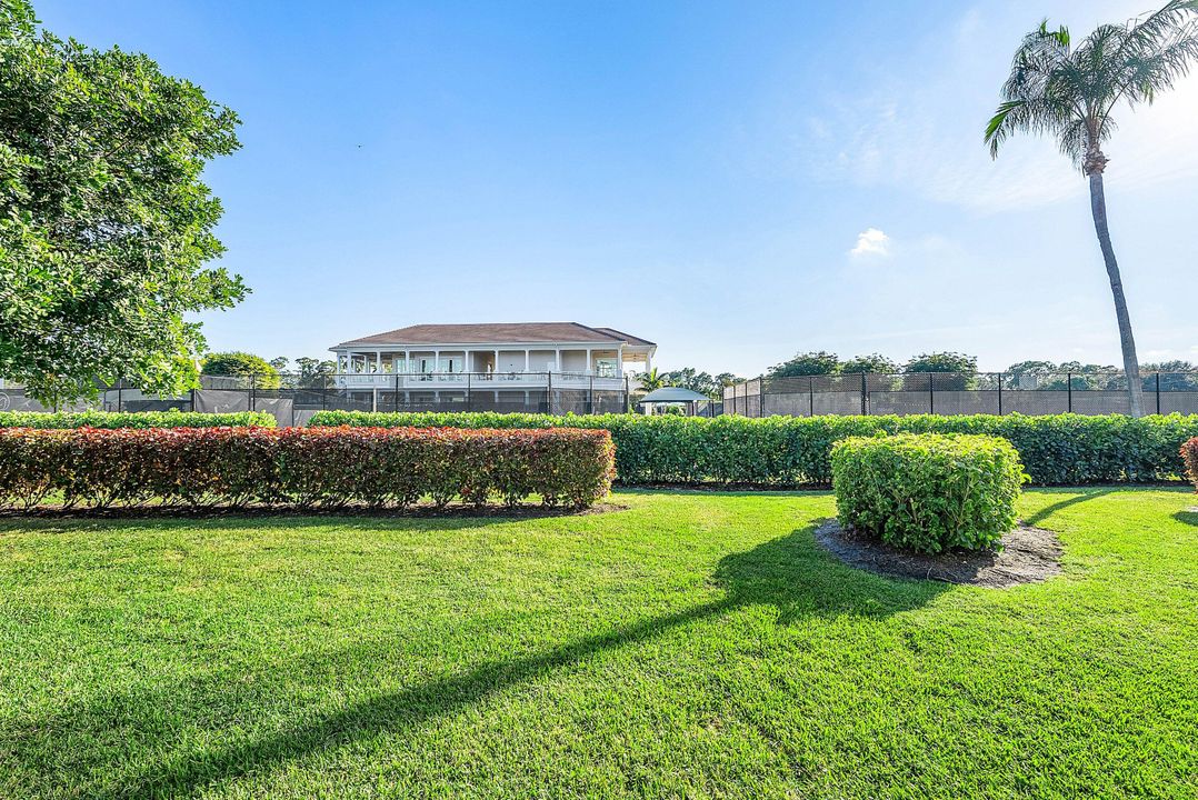 待售: $367,000 (2 贝兹, 2 浴室, 1300 平方英尺)