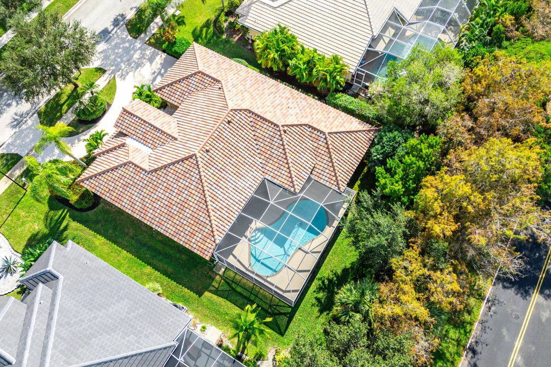 En Venta: $685,000 (5 camas, 3 baños, 2429 Pies cuadrados)