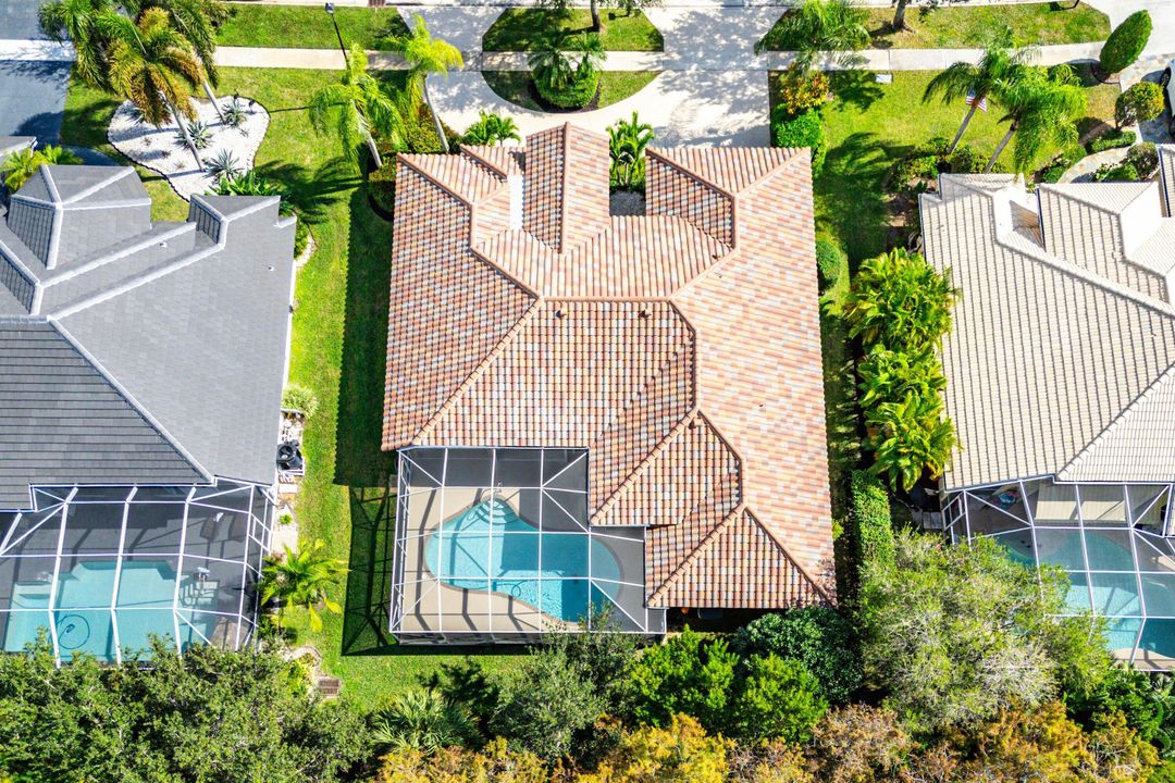 En Venta: $685,000 (5 camas, 3 baños, 2429 Pies cuadrados)