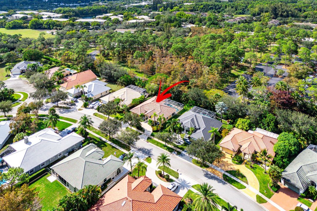 En Venta: $685,000 (5 camas, 3 baños, 2429 Pies cuadrados)