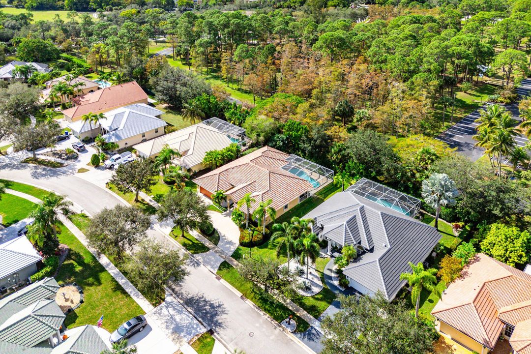 En Venta: $685,000 (5 camas, 3 baños, 2429 Pies cuadrados)