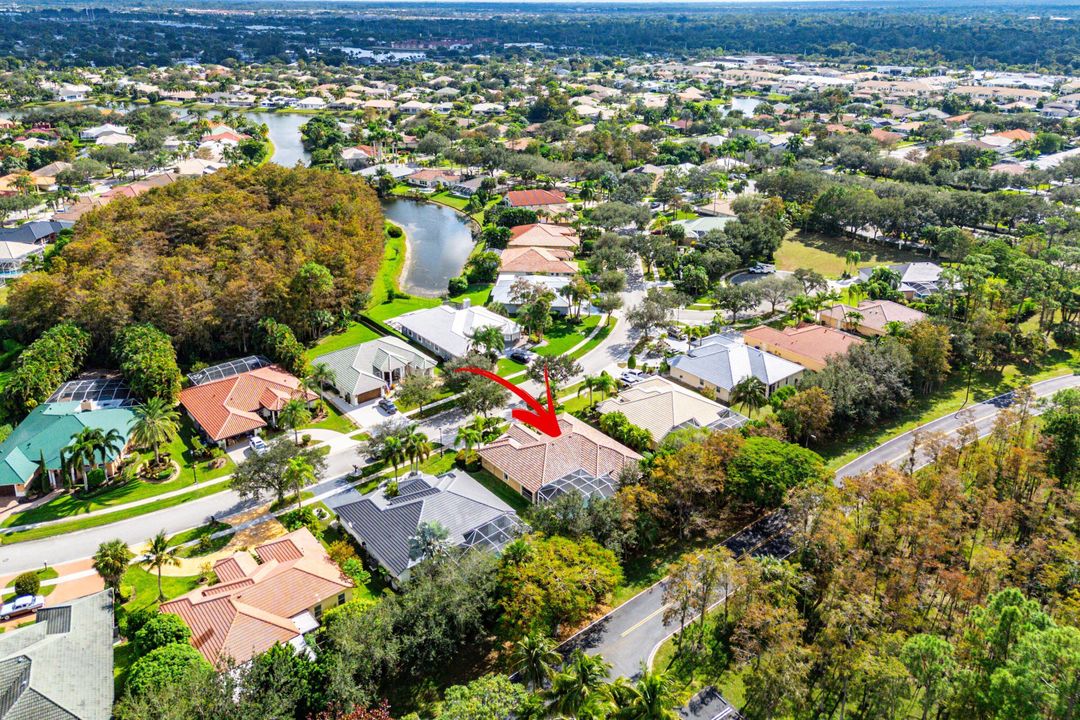 En Venta: $685,000 (5 camas, 3 baños, 2429 Pies cuadrados)