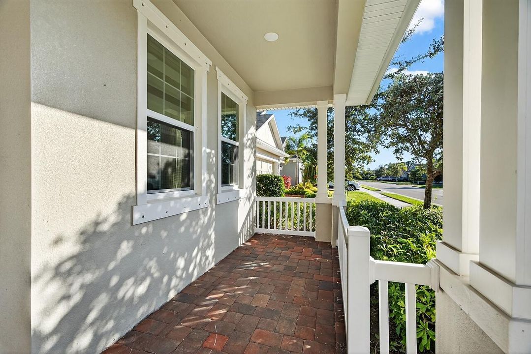 Под контрактом: $349,900 (2 спален, 2 ванн, 1656 Квадратных фут)