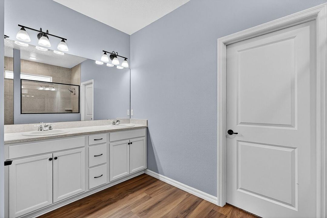 Под контрактом: $349,900 (2 спален, 2 ванн, 1656 Квадратных фут)