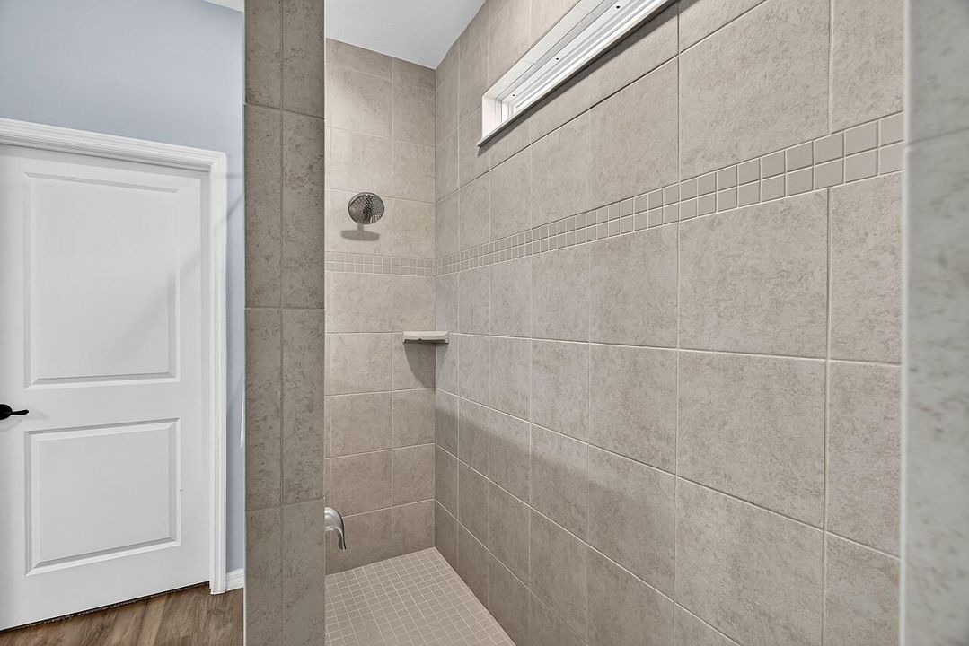 Под контрактом: $349,900 (2 спален, 2 ванн, 1656 Квадратных фут)