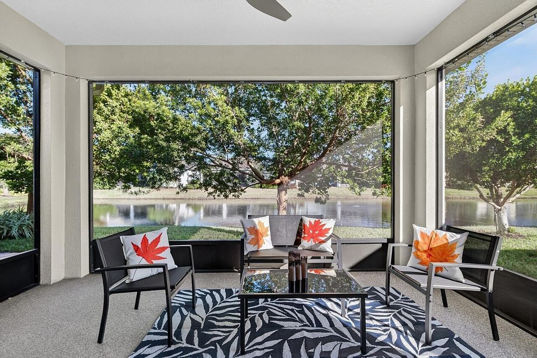 Под контрактом: $349,900 (2 спален, 2 ванн, 1656 Квадратных фут)