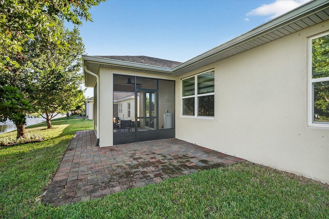 Под контрактом: $349,900 (2 спален, 2 ванн, 1656 Квадратных фут)