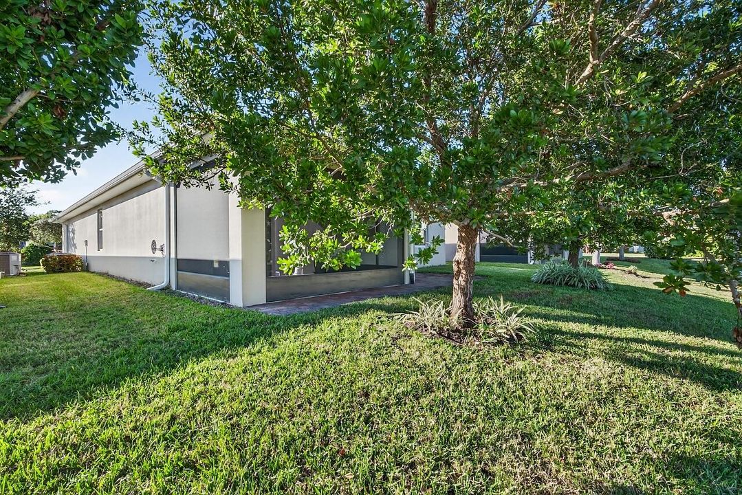 Под контрактом: $349,900 (2 спален, 2 ванн, 1656 Квадратных фут)