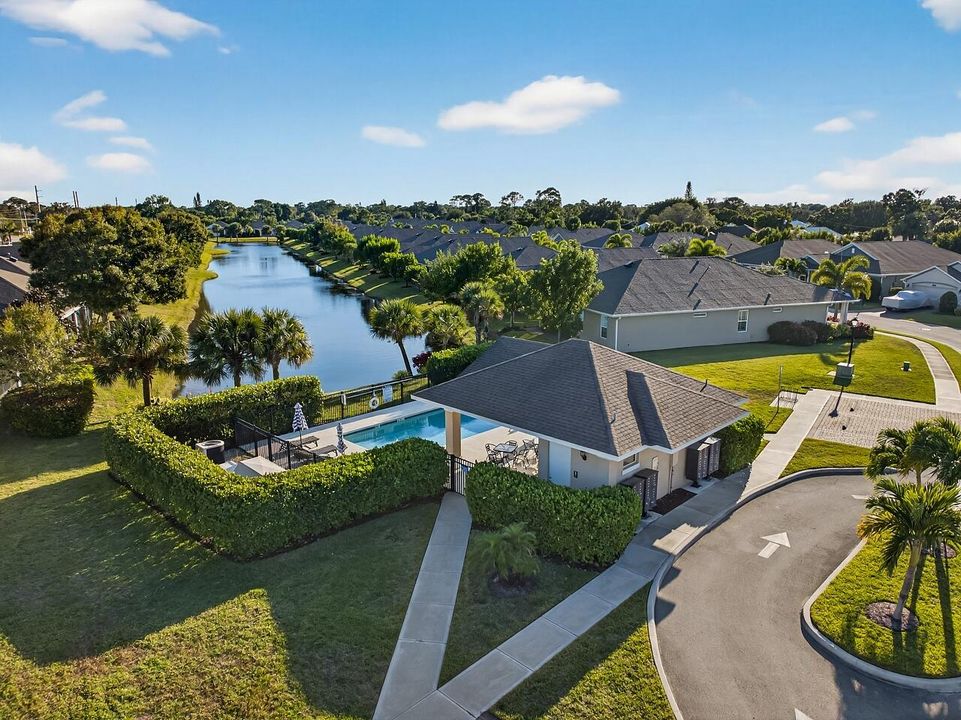 Под контрактом: $349,900 (2 спален, 2 ванн, 1656 Квадратных фут)