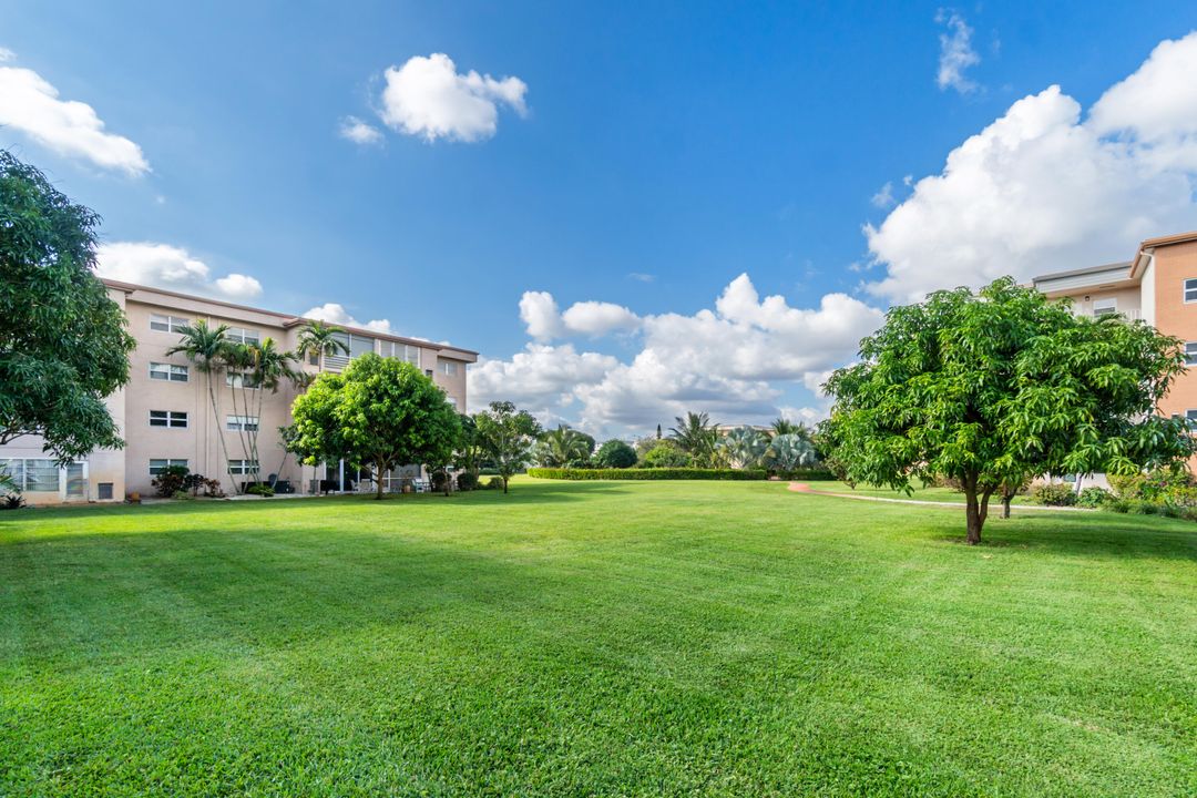 待售: $115,000 (2 贝兹, 2 浴室, 960 平方英尺)