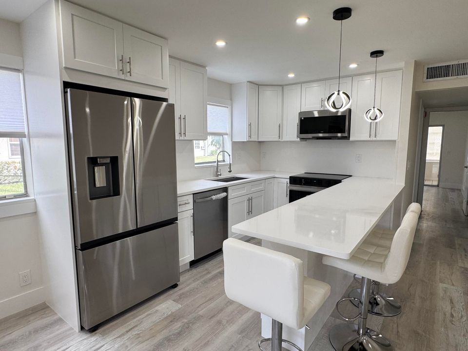 En Venta: $184,900 (2 camas, 2 baños, 880 Pies cuadrados)