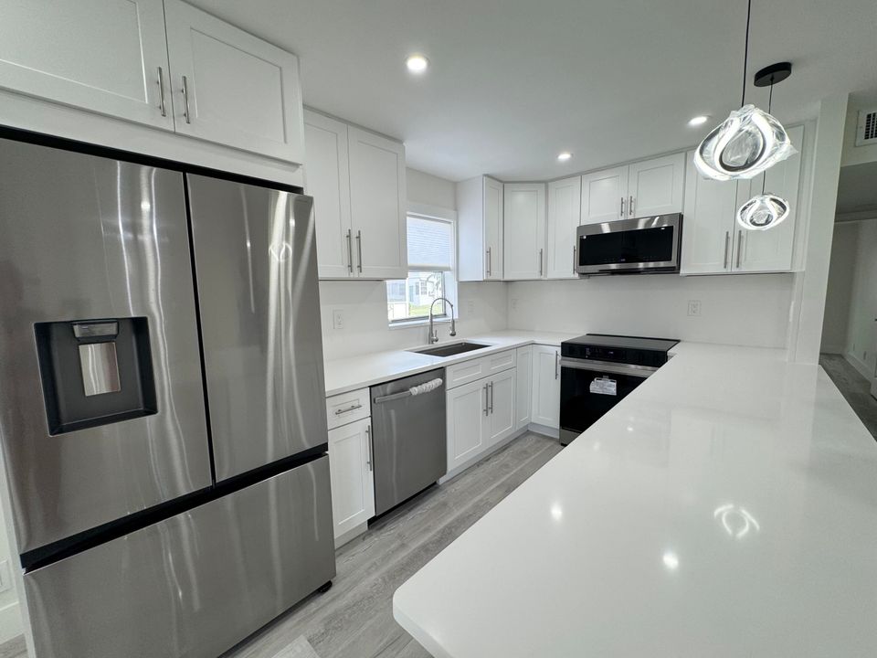 En Venta: $184,900 (2 camas, 2 baños, 880 Pies cuadrados)