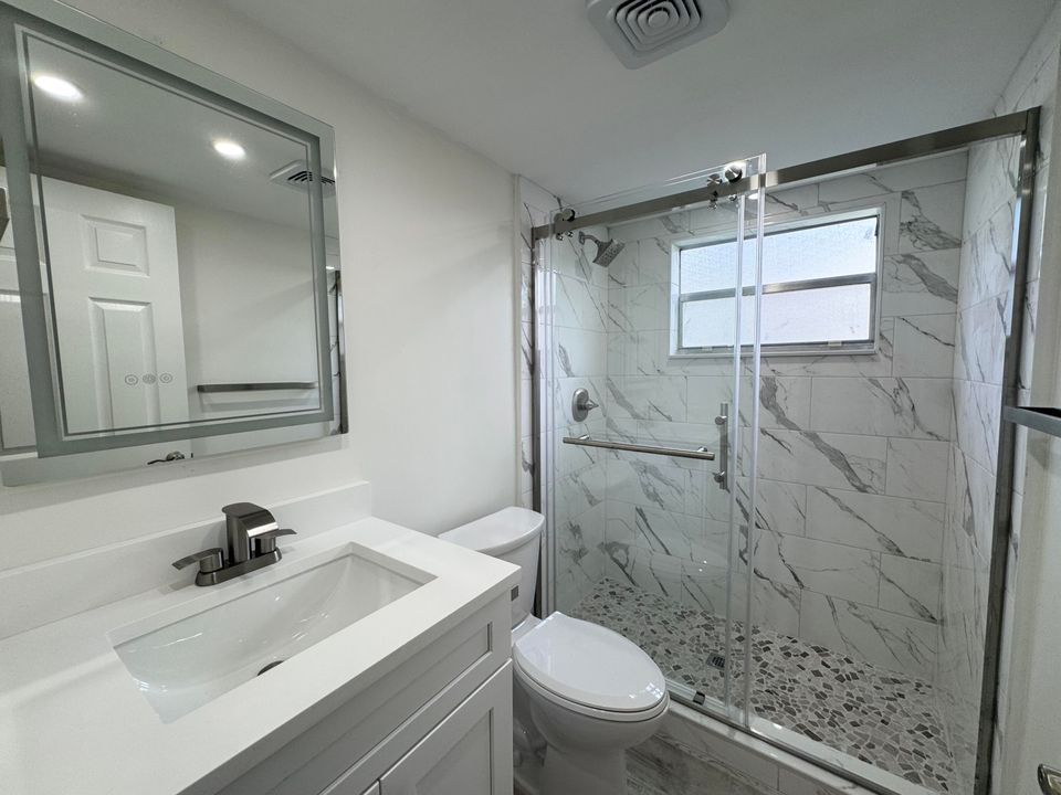 En Venta: $184,900 (2 camas, 2 baños, 880 Pies cuadrados)