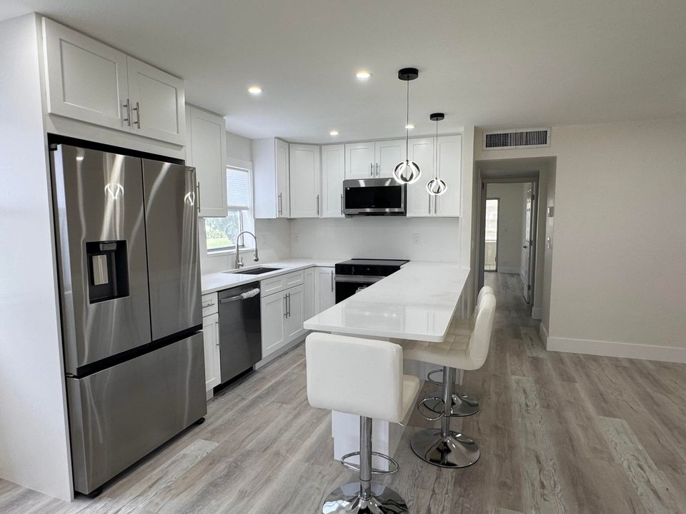 En Venta: $184,900 (2 camas, 2 baños, 880 Pies cuadrados)