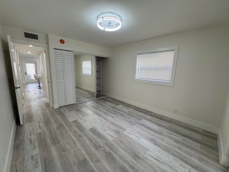 En Venta: $184,900 (2 camas, 2 baños, 880 Pies cuadrados)