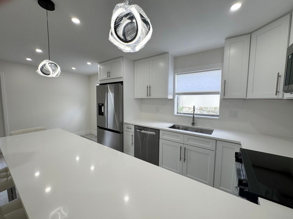 En Venta: $184,900 (2 camas, 2 baños, 880 Pies cuadrados)