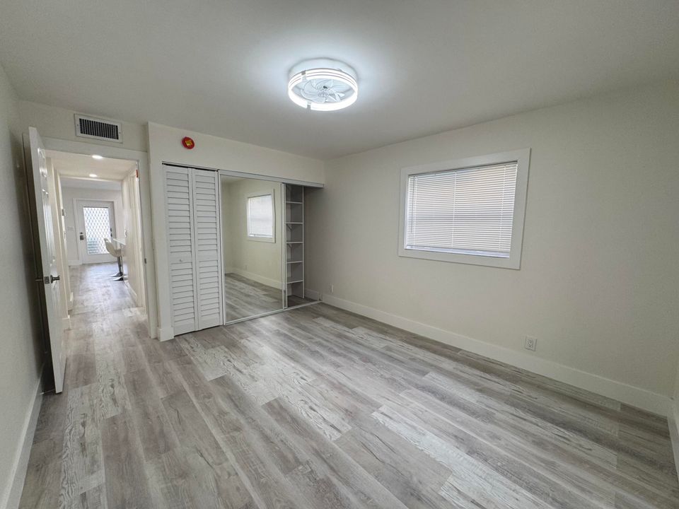 En Venta: $184,900 (2 camas, 2 baños, 880 Pies cuadrados)