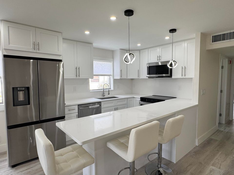 En Venta: $184,900 (2 camas, 2 baños, 880 Pies cuadrados)