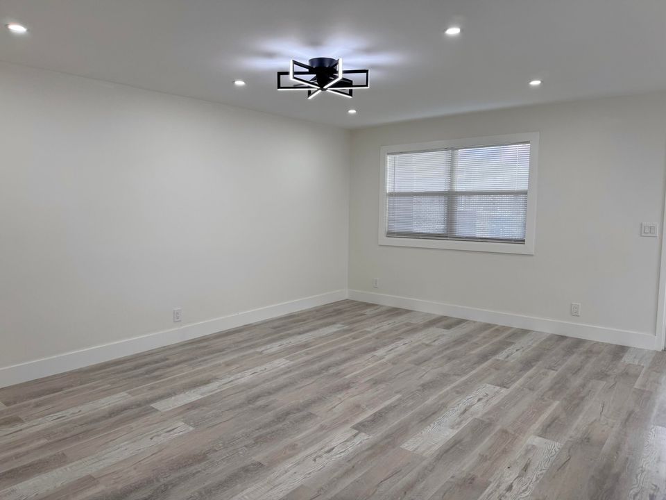 En Venta: $184,900 (2 camas, 2 baños, 880 Pies cuadrados)