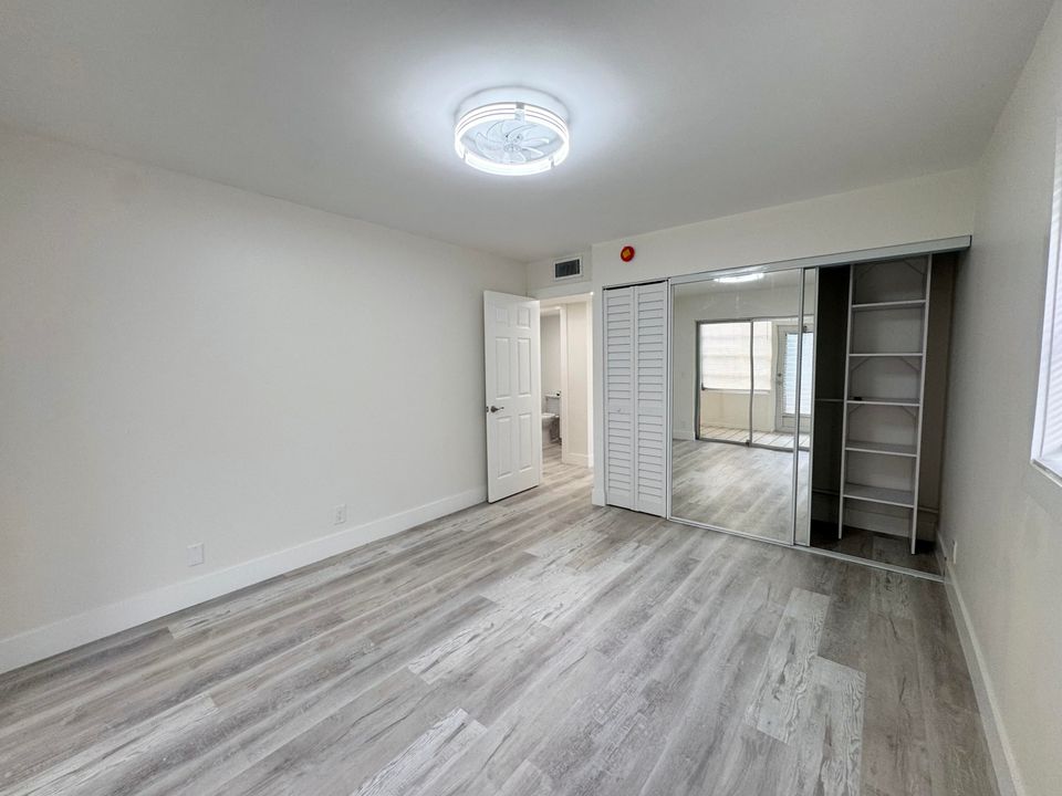 En Venta: $184,900 (2 camas, 2 baños, 880 Pies cuadrados)