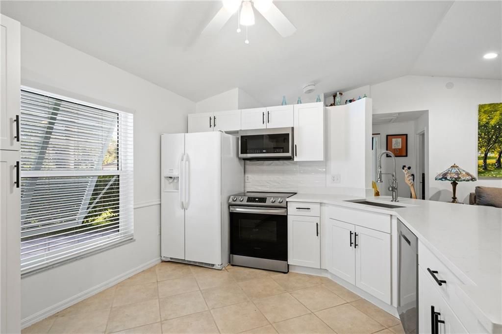 合同活跃: $339,000 (3 贝兹, 2 浴室, 1132 平方英尺)