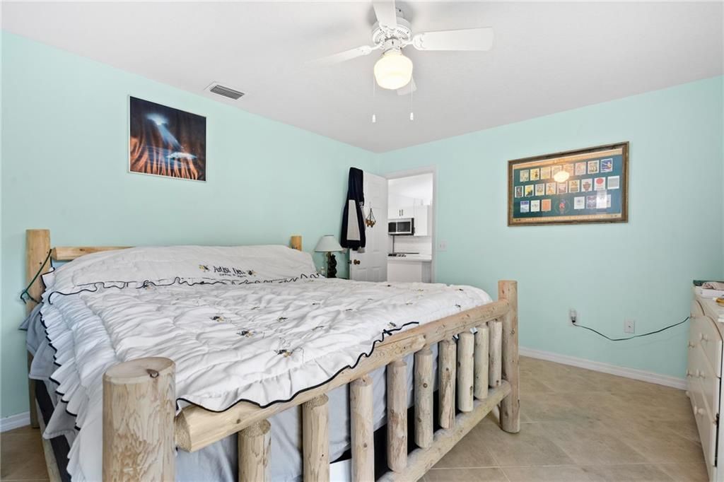 合同活跃: $339,000 (3 贝兹, 2 浴室, 1132 平方英尺)