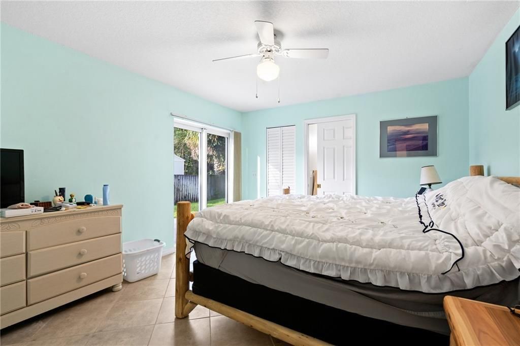 合同活跃: $339,000 (3 贝兹, 2 浴室, 1132 平方英尺)