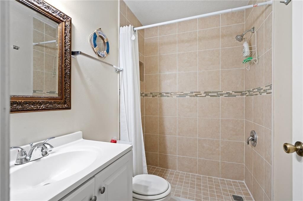 合同活跃: $339,000 (3 贝兹, 2 浴室, 1132 平方英尺)