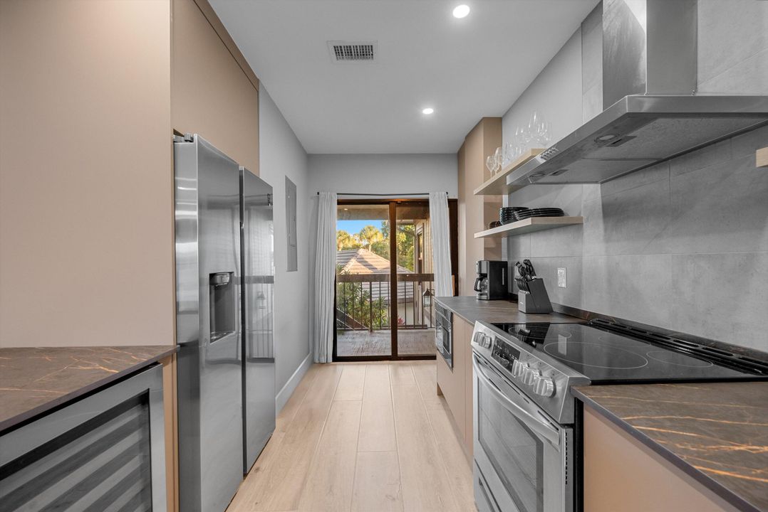 待售: $990,000 (3 贝兹, 3 浴室, 1800 平方英尺)