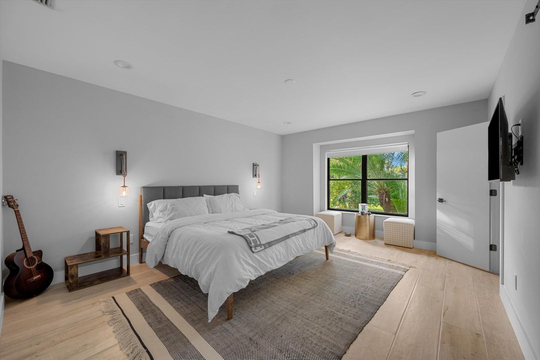 待售: $990,000 (3 贝兹, 3 浴室, 1800 平方英尺)