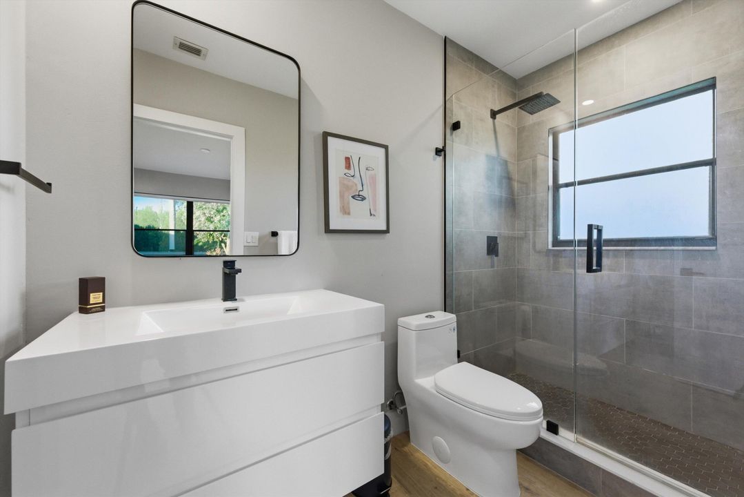 待售: $990,000 (3 贝兹, 3 浴室, 1800 平方英尺)