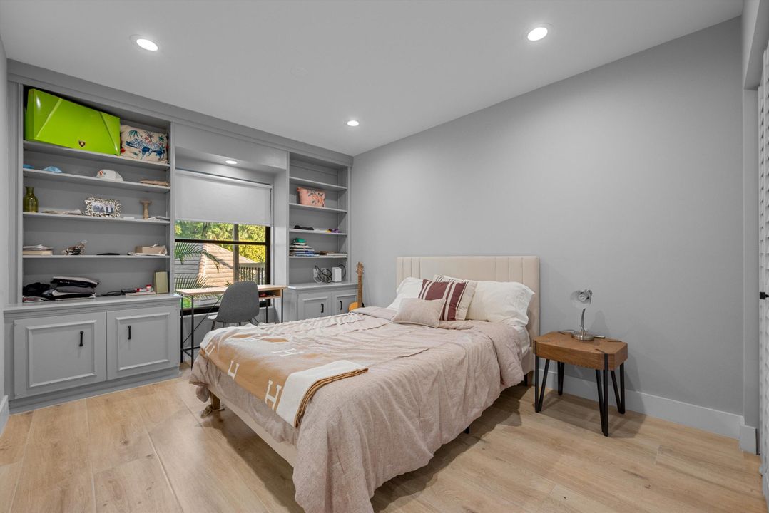 待售: $990,000 (3 贝兹, 3 浴室, 1800 平方英尺)