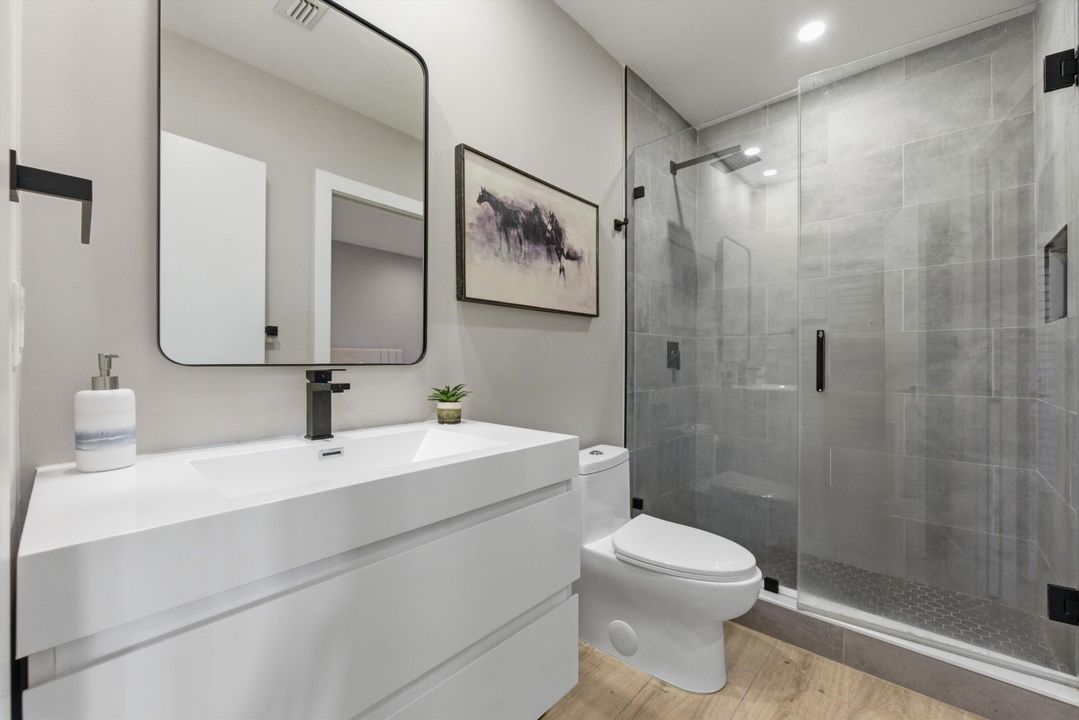 待售: $990,000 (3 贝兹, 3 浴室, 1800 平方英尺)