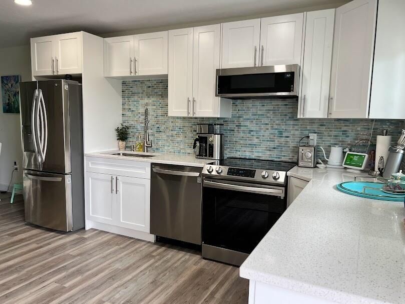 For Rent: $2,700 (2 beds, 2 baths, 1092 Square Feet)