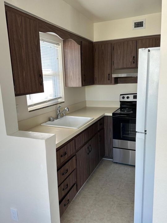 For Rent: $1,850 (1 beds, 1 baths, 600 Square Feet)