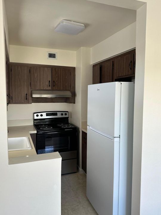 For Rent: $1,850 (1 beds, 1 baths, 600 Square Feet)