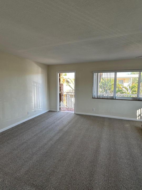 For Rent: $1,850 (1 beds, 1 baths, 600 Square Feet)