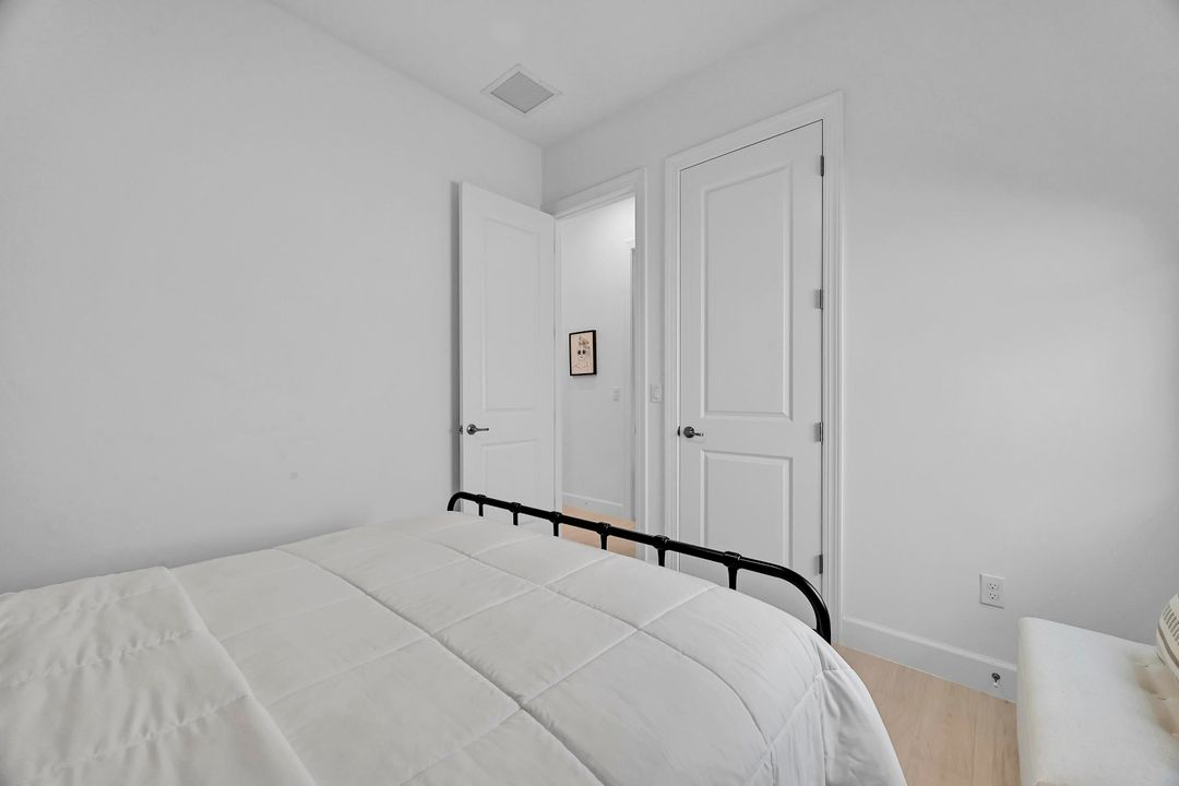 For Rent: $4,100 (3 beds, 2 baths, 2053 Square Feet)