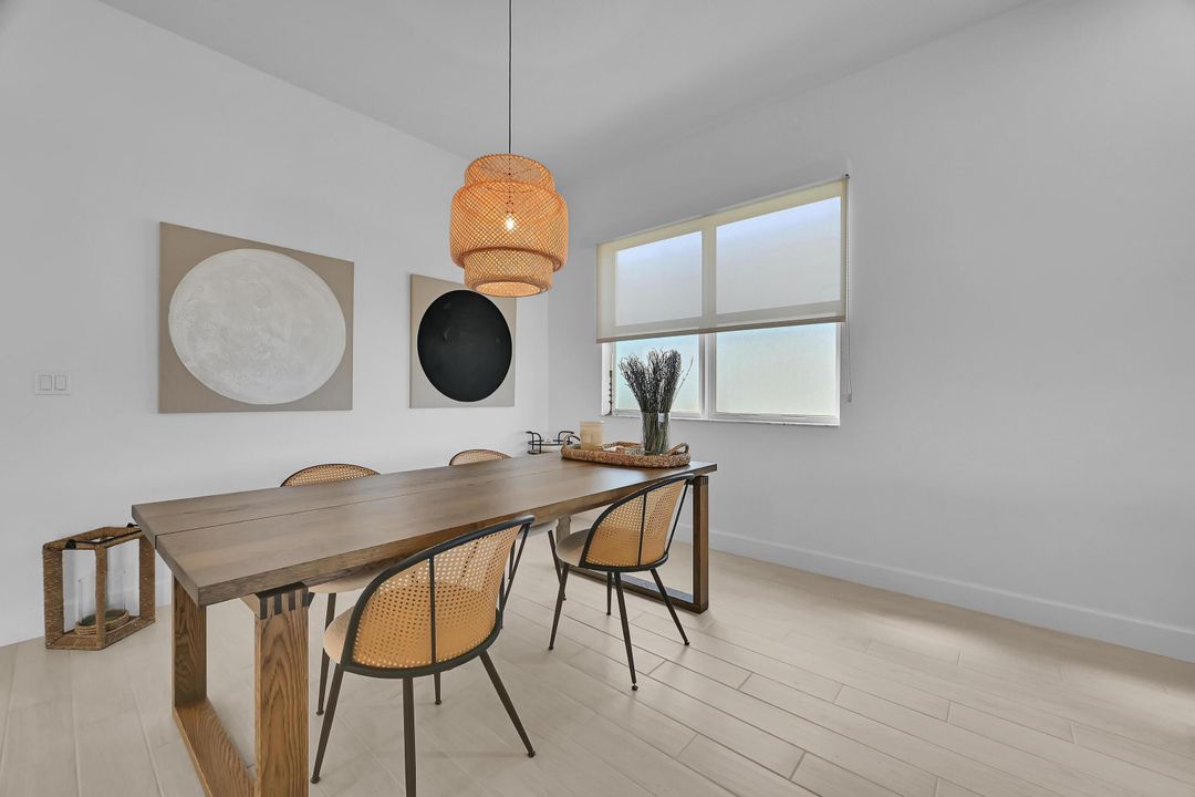 For Rent: $4,100 (3 beds, 2 baths, 2053 Square Feet)