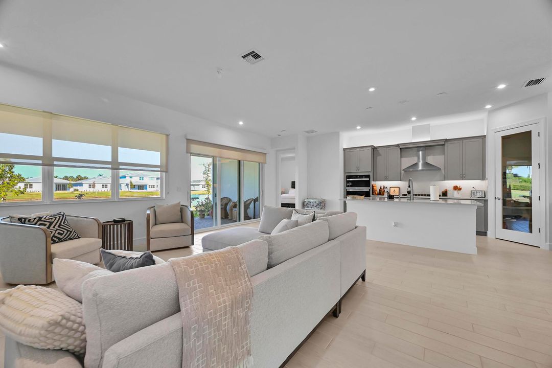 For Rent: $4,100 (3 beds, 2 baths, 2053 Square Feet)