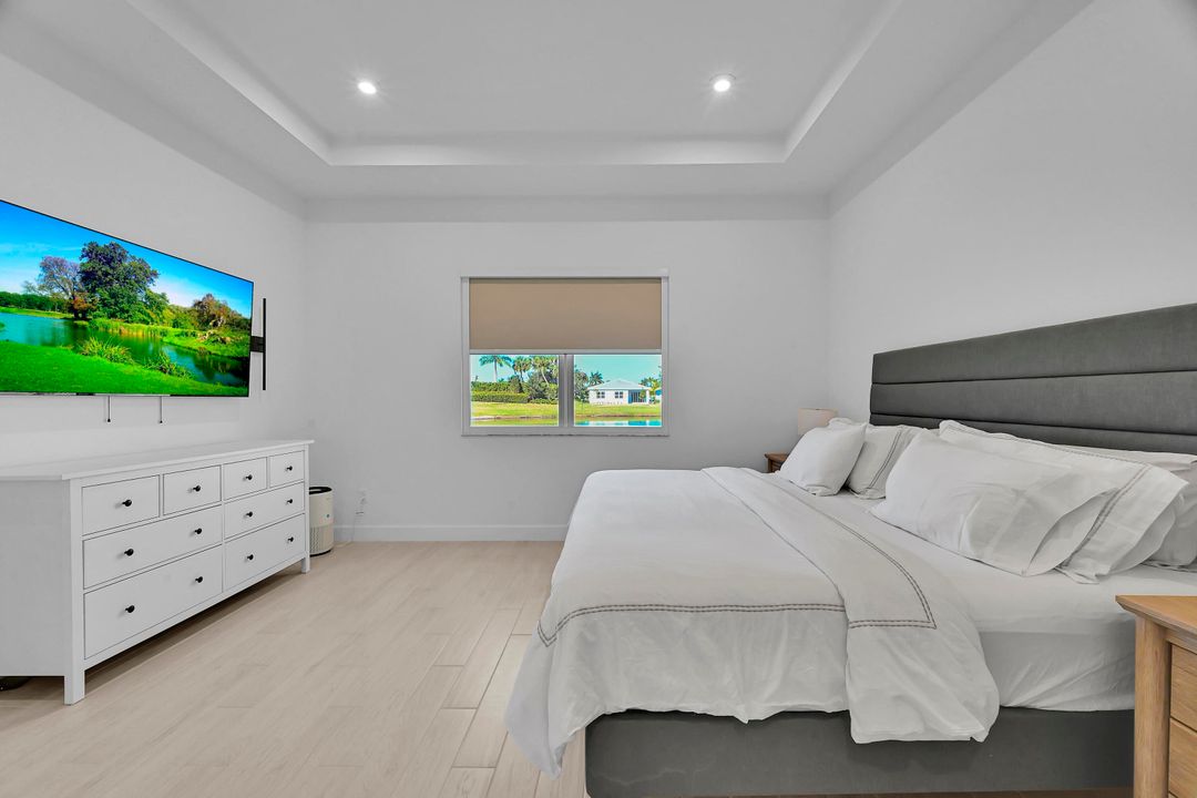 For Rent: $4,100 (3 beds, 2 baths, 2053 Square Feet)