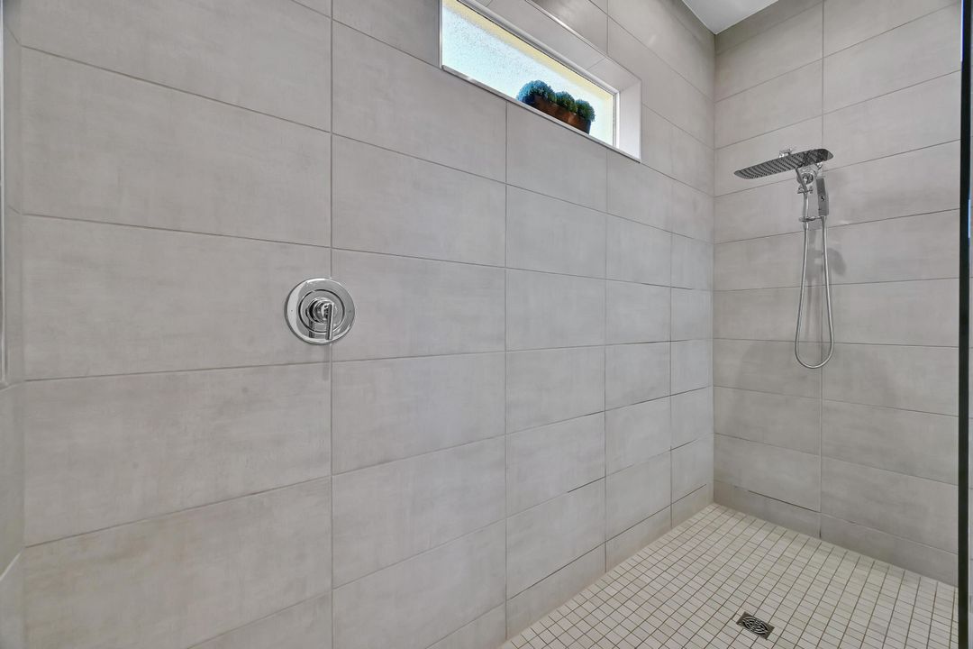 For Rent: $4,100 (3 beds, 2 baths, 2053 Square Feet)