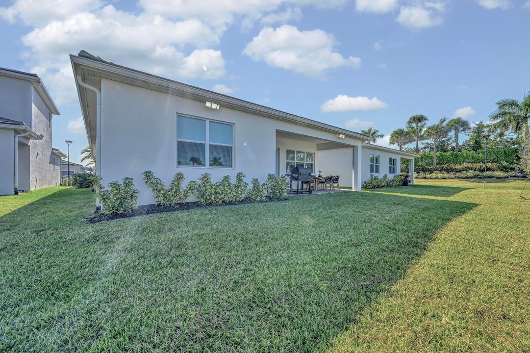 For Rent: $4,100 (3 beds, 2 baths, 2053 Square Feet)